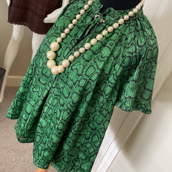 Brilliant green sheer lined top by Birgitte Herskind🌿 - Picture 4 of 12